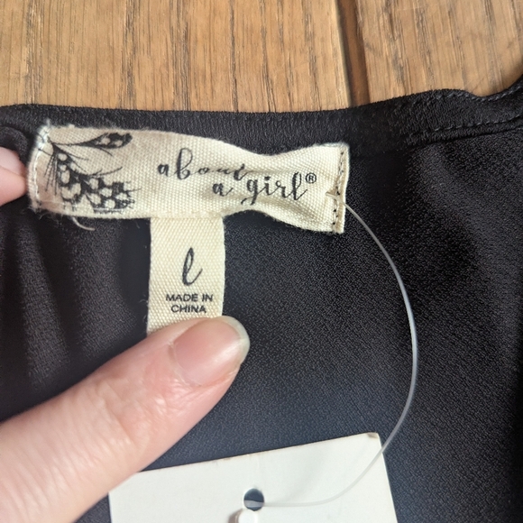 Juniors About A Girl Black Elegant Black V-neck Ruffle Dress Size Large - Picture 2 of 4